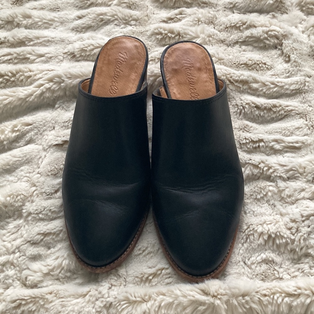 Madewell Harper black leather mules. Good condition. Size 8